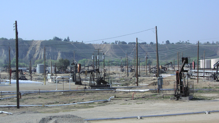 Kern River Oil Field Operations 56b9606009857