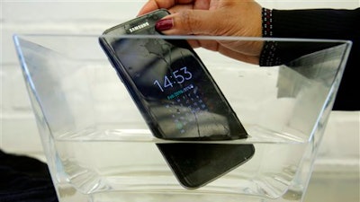SquareTrade, a company that offers extended-protection plans for gadgets, said the Galaxy S7 and S7 Edge still functioned after being submerged in water for 30 minutes. Audio was “permanently muffled and distorted” after the dunking, but the Samsung phones still outlasted Apple’s iPhones in SquareTrade’s water tests.