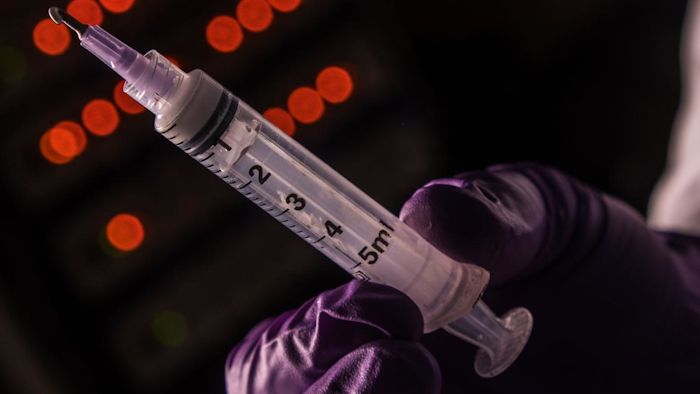 A toothpaste-like composite with hexagonal boron nitride developed at Rice University is an effective electrolyte and separator in lithium-ion batteries intended for high-temperature applications.