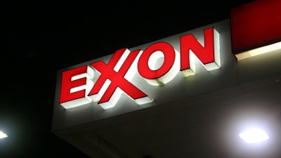 Exxon 5701d08f5267d