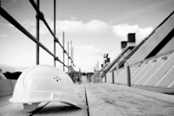 Scaffolding Crisis Building Industry 000022584182 Medium 572a076d34e11