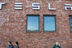 Tesla Demand 5804fb2b39545