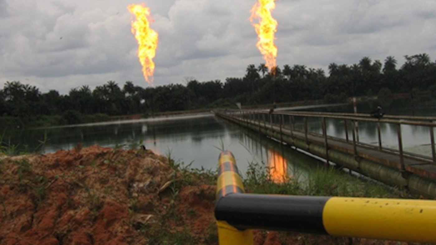 Nigerian militants blow up Shell oil export pipeline _ again ...