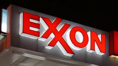 Exxon 585d39fb01c15