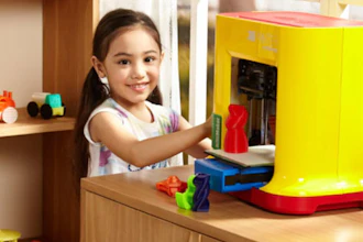 Da Vinci Minimaker from XYZ Printing provides simple CAD drawing software with thousands of online models to help you start printing right out of the box.