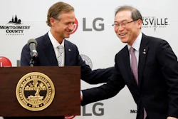 Tennessee Gov. Bill Haslam, left, introduces Dan Song, the president of LG's home appliances division, during an announcement Tuesday, Feb. 28, 2017, in Nashville, Tenn. It was announced that South Korean appliance maker LG Electronics Inc. has selected Clarksville, Tenn., as the site for its washing machine plant in the United States. The 829,000-square-foot facility is projected to cost $250 million and create 600 new jobs.
