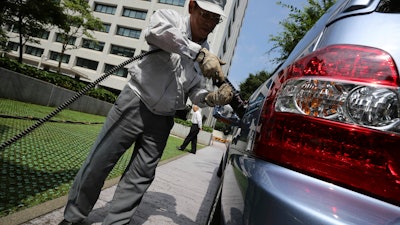 The collaboration on fuel cells, announced Friday, brings together 11 companies, including automakers Toyota Motor Corp., Nissan Motor Co. and Honda Motor Co. energy and gas companies and a bank.