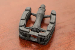 An example of FDM (Fused Deposition Modeling).