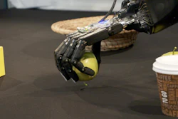 Even though the robot hands are strong enough to crush the apple, they dole out their strength for a fine-touch grip that also won't damage delicate objects. This is made possible by connecting tactile sensors developed at CITEC with intelligent software.