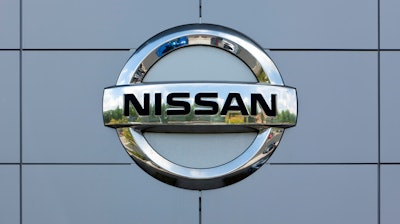 Nissan 596e146a55620