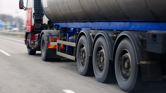 Truck On The Road 512809360 3900x2583