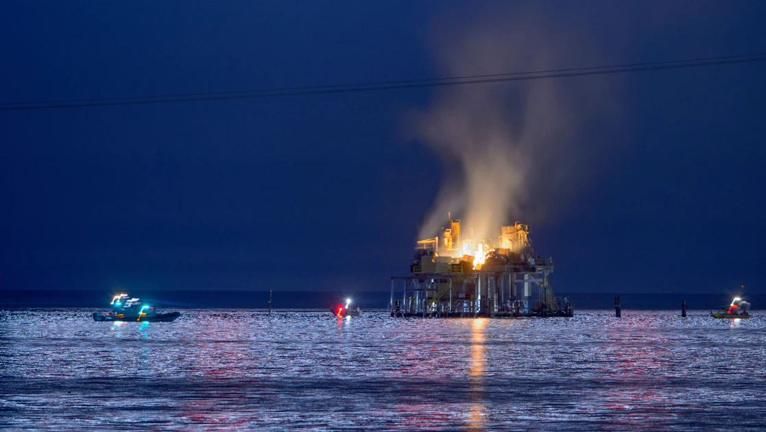 Oil Rig Hit Workers Severely Injured in Oil Rig Explosion | Industrial Equipment News