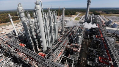 The U.S. does not have any operating coal plants that prevent coal emissions from entering the atmosphere. Carbon capture and storage technology for coal has proven to be expensive and technically difficult.
