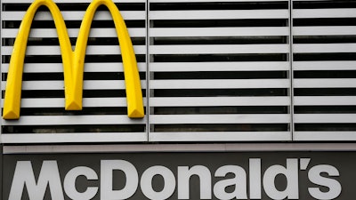 McDonald’s says it’s using fresh beef in another burger, the latest test by the chain swap out frozen beef as it seeks to improve the image of its food. The company says the new burger, called Archburger, is being tested in seven McDonald’s restaurants in Tulsa, Okla.