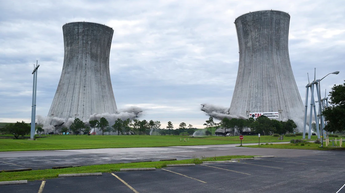 Imploded Machine Photos: Plant Implodes Cooling Towers | Industrial Equipment News