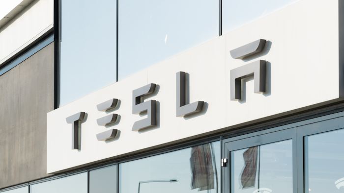 Tesla Car Dealer Entrance 605780520 3700x2696