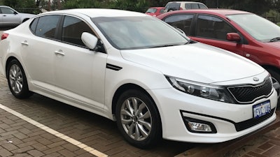 2015 Kia Optima (tf My15) Si Sedan (2017 08 12) 01