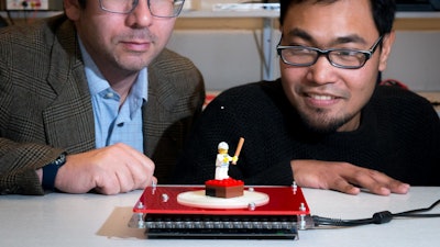 Dr. Gianluca Memoli and Mohd Adili Norasikin of the University of Sussex with SoundBender.