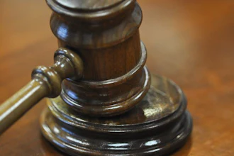 Gavel 2