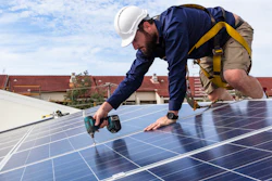 Solar Panel Technician 506881410 4669x3113