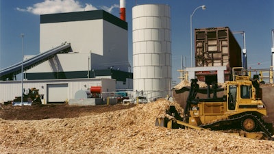 According to the company, Viking Energy can produce up to 18 MW of power – enough for 14,000 average homes. It employs 21 people at the power plant and more than 50 other full-time jobs related to handling, processing and transporting the 225,000 tons of wood the plant uses as fuel each year.