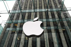 Apple Store In Fifth Avenue, New York 474875082 3500x2337 (1)