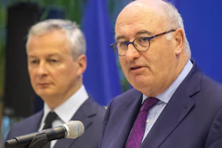 European Trade Commissioner Phil Hogan, right, and French Finance Minister Bruno Le Maire after a meeting in Paris, Jan. 7, 2020.