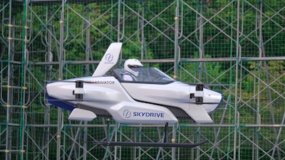 Test flight of a manned ''flying car.'