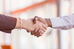 Deal Handshake I Stock 1188099955