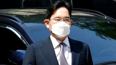 Samsung Electronics Vice Chairman Lee Jae-yong arrives at the Seoul Central District Court in Seoul, June 8, 2020.