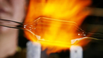Jena glass chemists want to further develop a process for thermally hardening very thin glass.