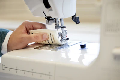 The cellulose yarn, which the researchers present in the article, is practical to work with and could be used to make clothing with smart functions. Using a standard household sewing machine, researchers have sewn the electrically conductive cellulose yarn into a fabric and succeeded in producing a thermoelectronic textile, which can produce a small amount of electricity when the textile is heated on one side, for example by a person's body heat - typically 0.2 microwatt at a temperature difference of 37 degrees Celsius.