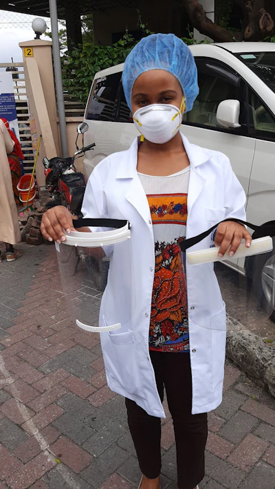 Health care workers around the world turned to 3D-printed face shields in the early months of the pandemic.