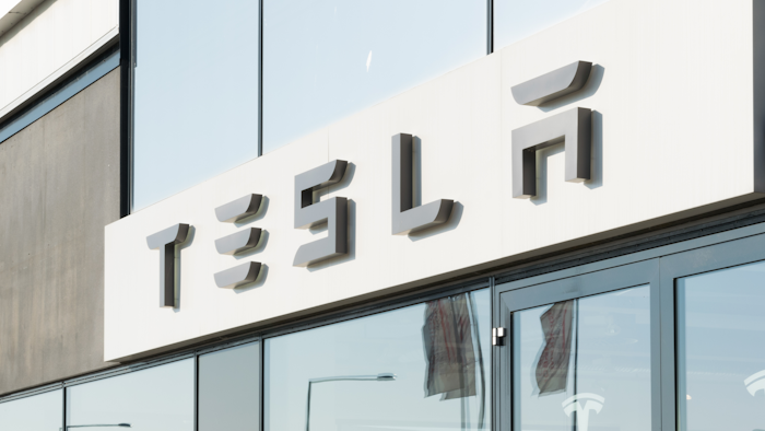 Tesla Car Dealer Entrance 605780520 3700x2696