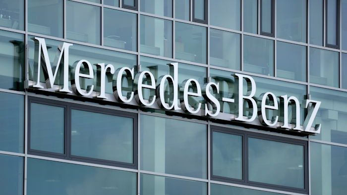 Mercedes-Benz logo in Berlin, June 25, 2021.