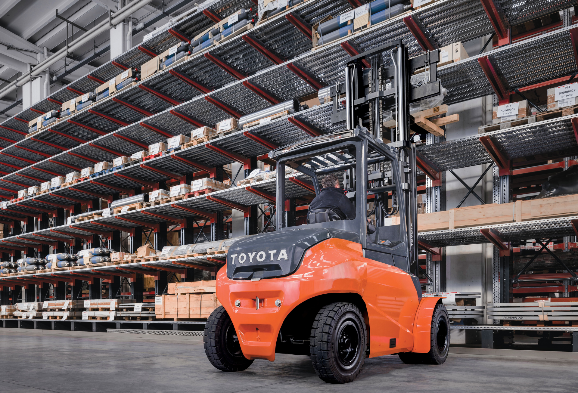 Toyota Electric Pneumatic Forklifts From: Toyota Material Handling, USA ...