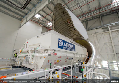 Beluga loading Hotbird 13G in Toulouse.