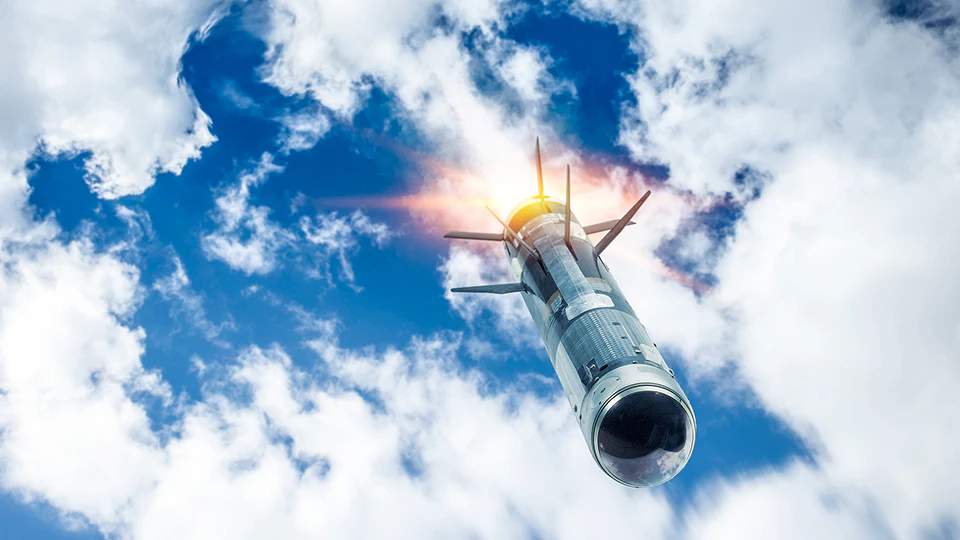 Lockheed, Raytheon Venture Lands $1.3 Billion Missile Contract ...