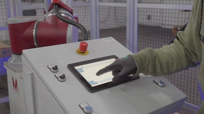 OnRobot’s partner Just Automate built their off-the-shelf, standardized palletizer, MoveComponents, on the D:PLOY platform, which provided a straight forward and intuitive user interface.