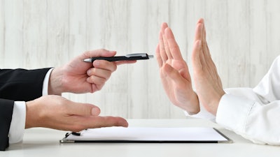 I Stock 1402084511 Takasuu