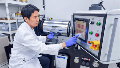 Dr. Insung Hwang from KERI is manufacturing dry electrodes for secondary batteries using a process called 'calendering,' which involves turning composite powders into film form.