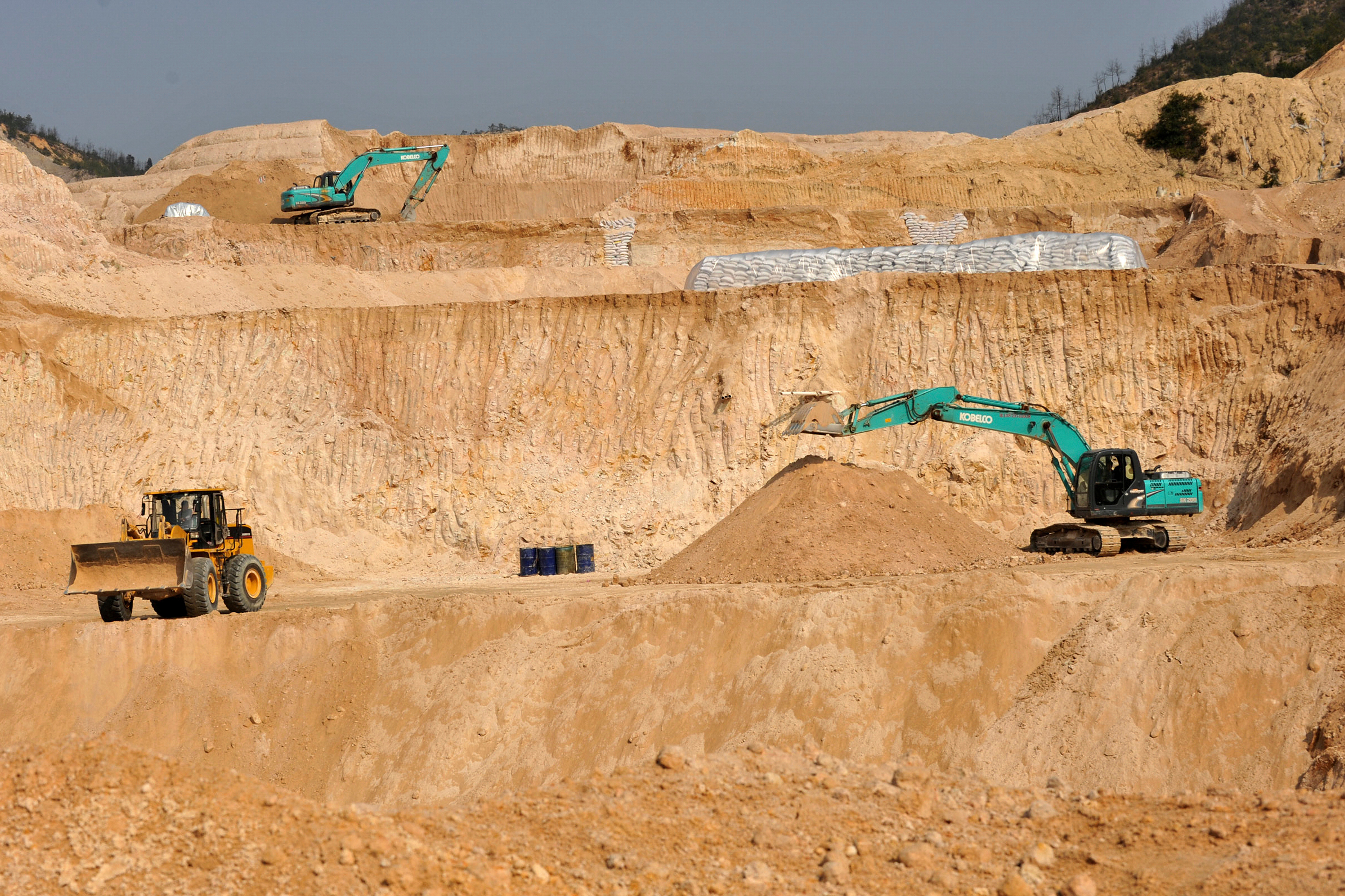 Lawmakers Propose $2.5B Agency to Boost Production of Rare Earths, Other Critical Minerals
