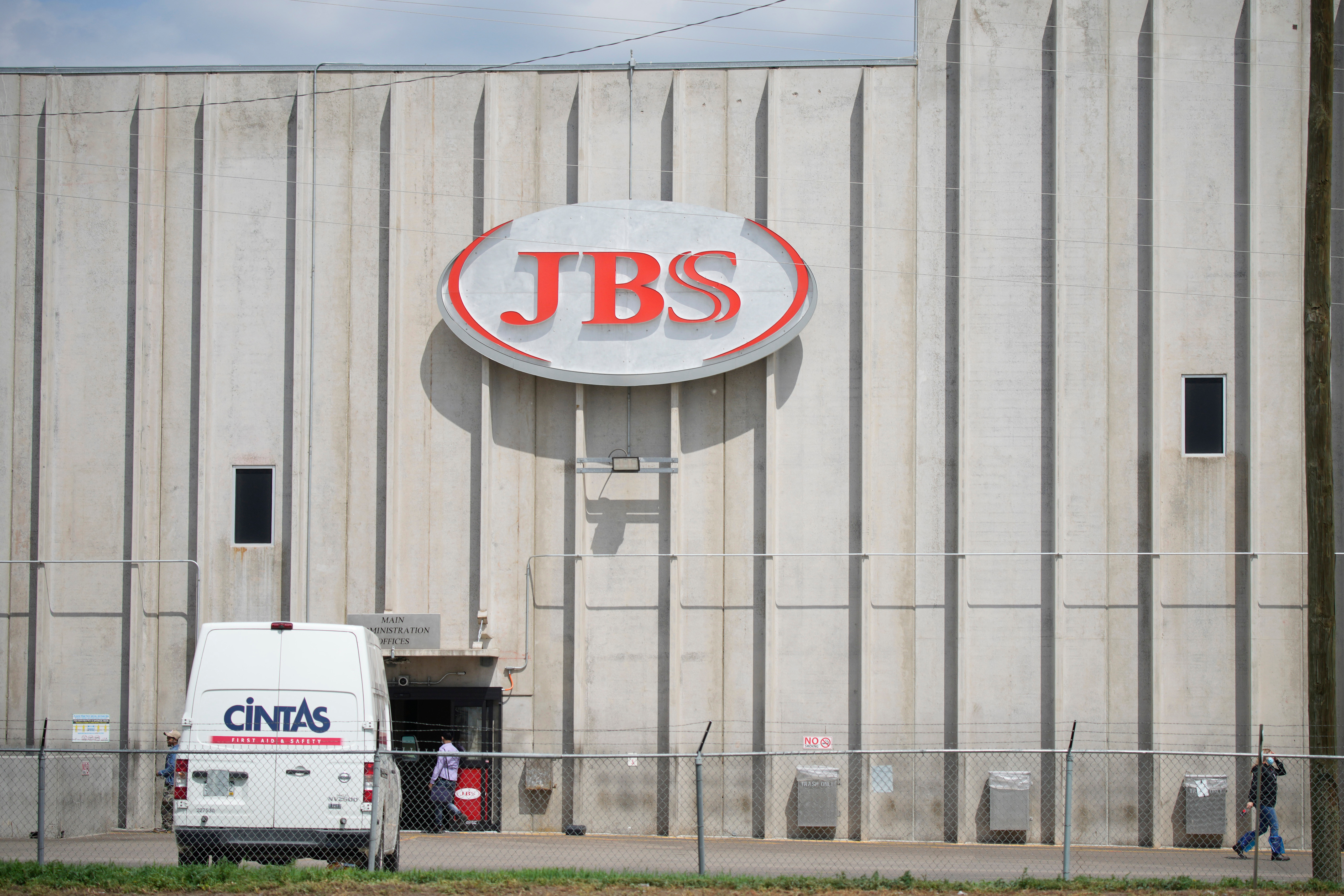 Workers at Major JBS Meatpacking Plant Win Wage Increases
