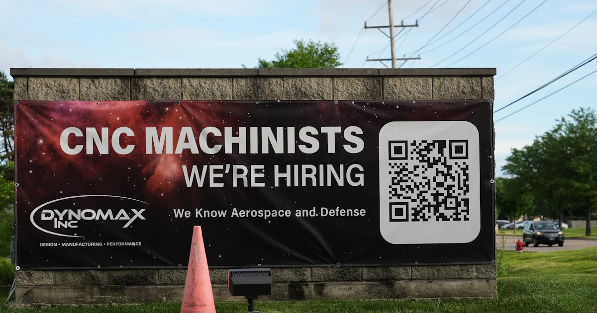 U.S. Filings for Unemployment Benefits Fall as Layoffs Remain Historically Low