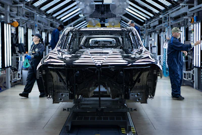 P90647665 Low Res Bmw Group Plant Spar