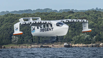 6a9822b42cefc3ca4a24b415 Regent Viceroy Seaglider First Flight