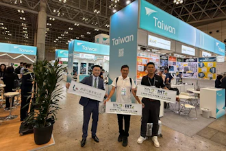 Lanza International General Manager Andrew Liu (left), along with THTMA Board Members Liu Chia-Chun (center, Gwang Wuen Yu) and Ke Ming-Hong (right, Chairman of Mr. Monkey Precision), gathered at the Japan DIY Homecenter Show in August to promote TiTE x IHT.